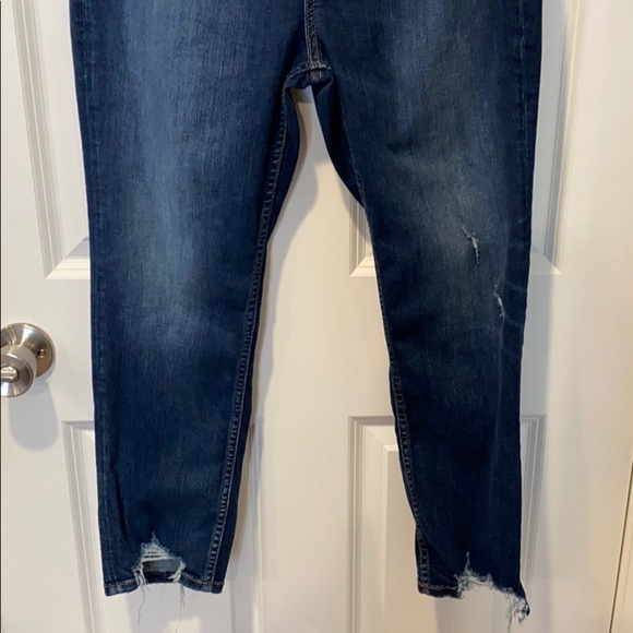 EUC Silver Jeans Calley Slim Crop High Waist - Picture 4 of 16